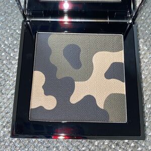 NWOT Burberry Limited Edition Eye Shadow Compact